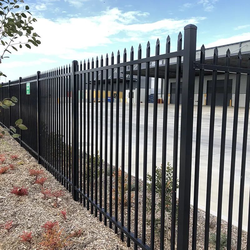 spear top aluminum fence application