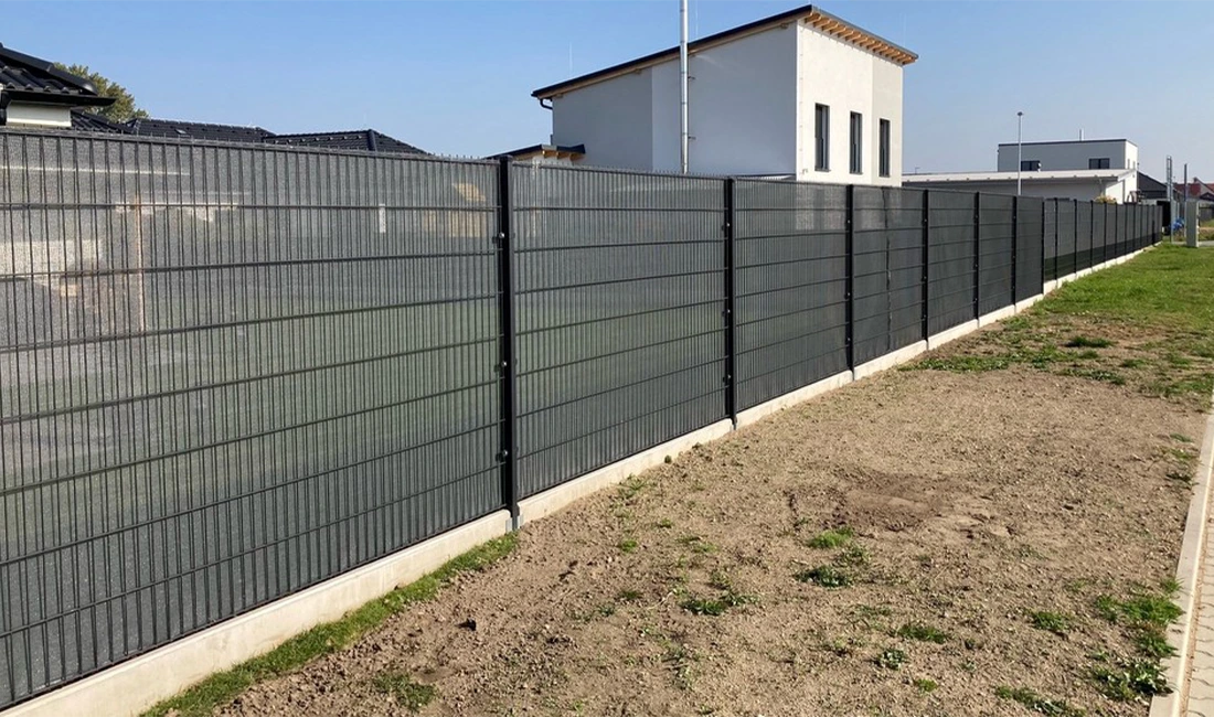 Double Wire Mesh Fence for Residential Area