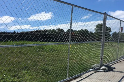 temporary chain link fence