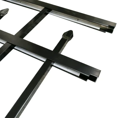 Flat Top With Spear Fence Detail