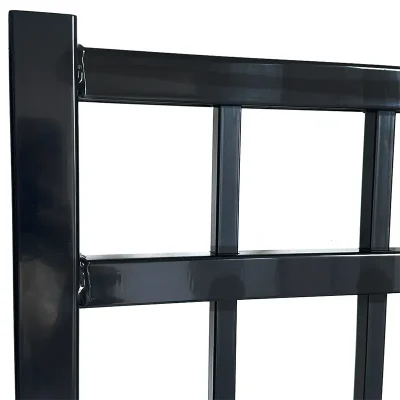 black 3 Rails Flat Top Aluminum Fence Detail