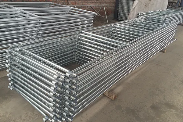 Multiple Sizes of 5-bar Farm Gates